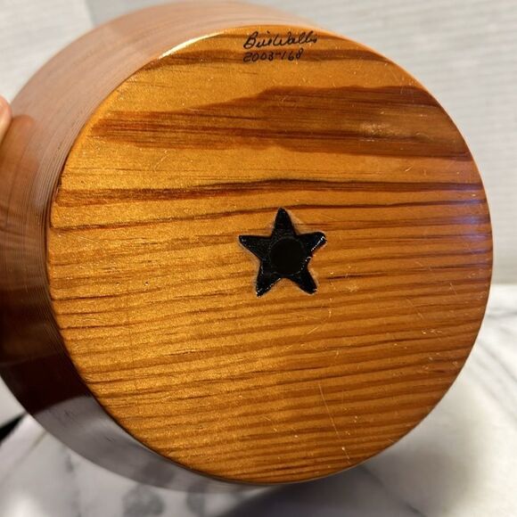 Wood bowl hand made & signed Texas star - Picture 5 of 7